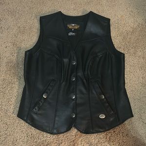 Harley Davidson black medium women’s leather vest